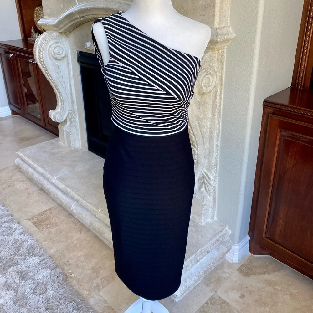 Guess Dress - Picture 1 of 4